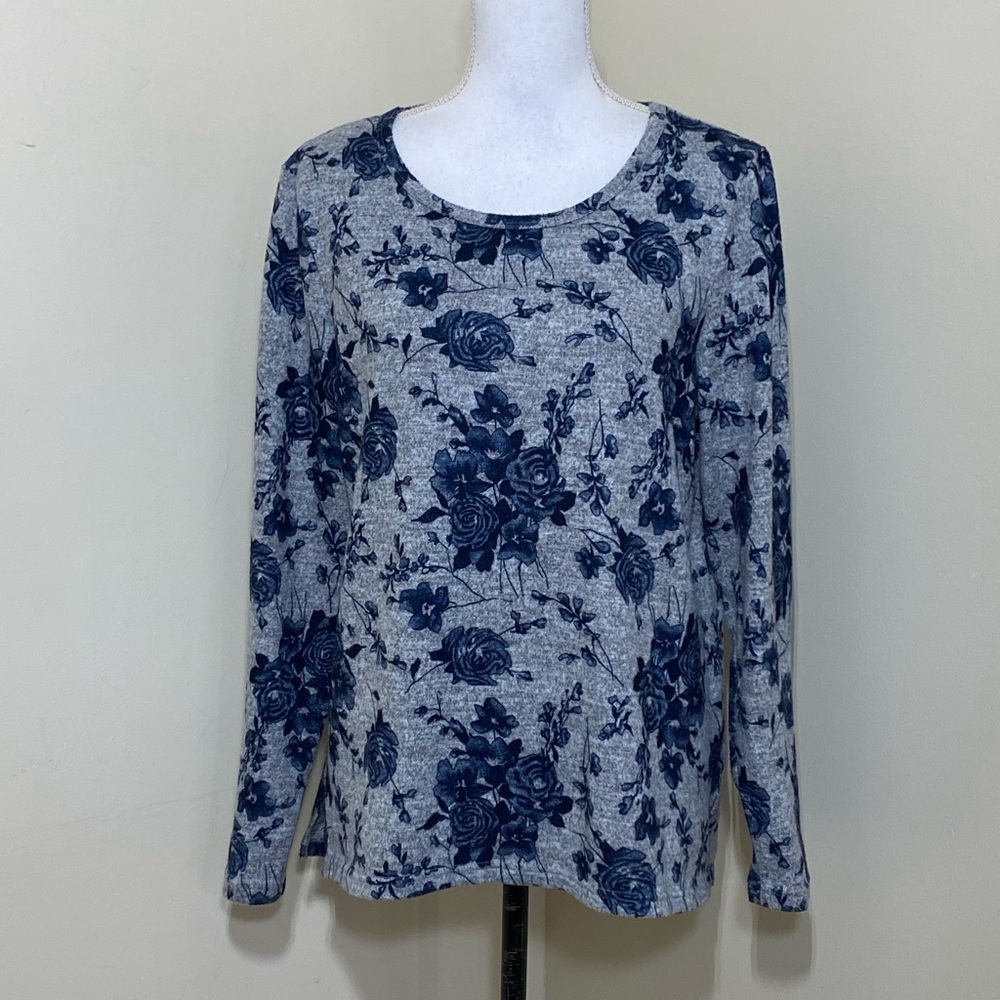 Per Se || Woman’s Blue Roses on a soft heather gray background sweatshirt Sz L